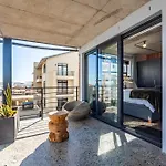 Couples Beachfront Mecca, Blouberg- 13 Manhattan