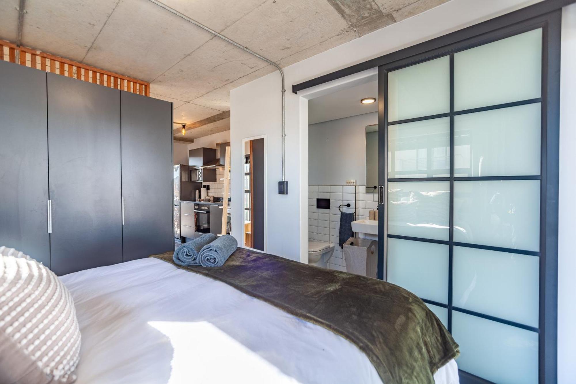 Couples Beachfront Mecca, Blouberg- 13 Manhattan * Le Cap